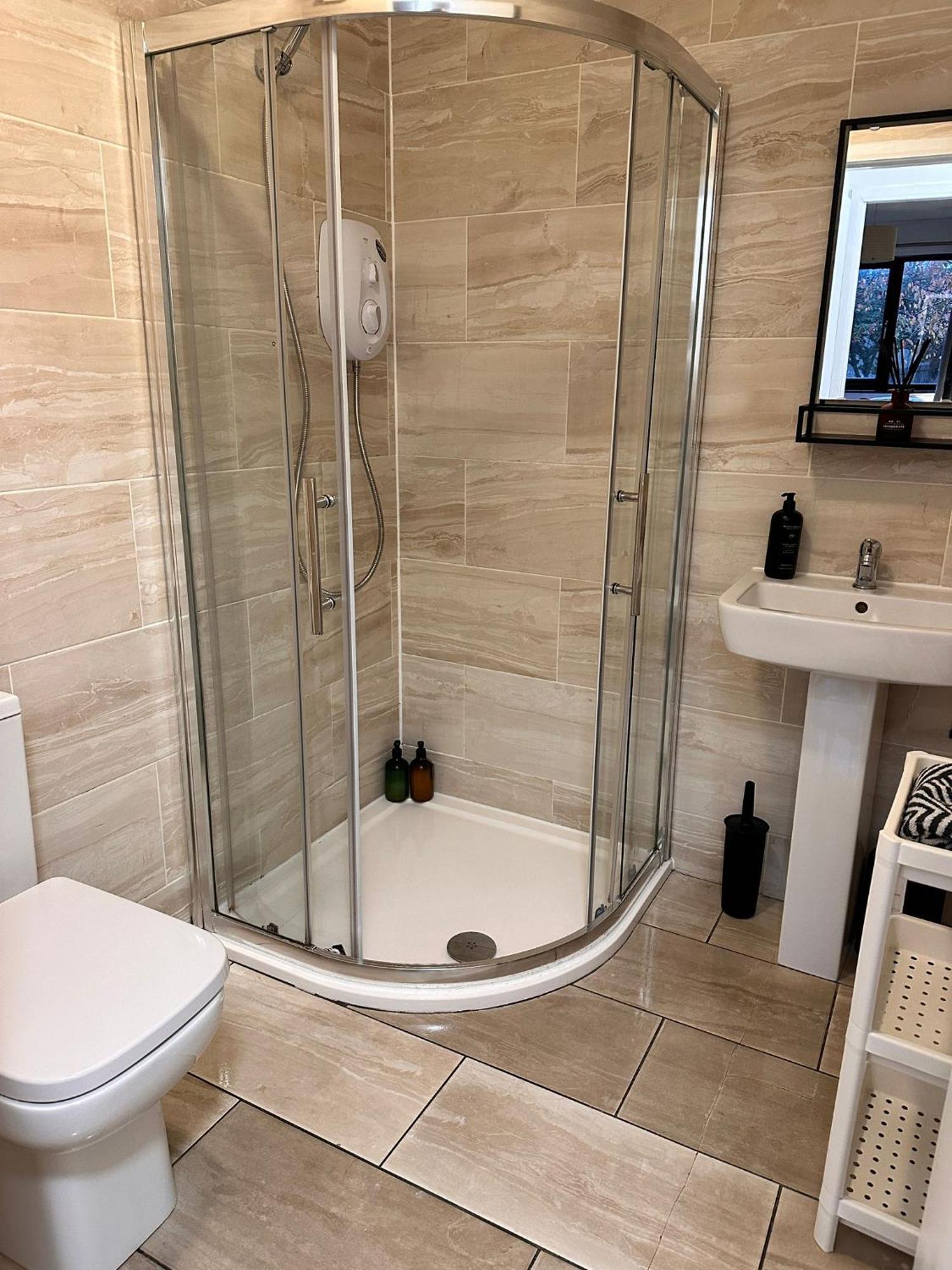 Brightcentral Apartment With Parking Glasgow Ngoại thất bức ảnh